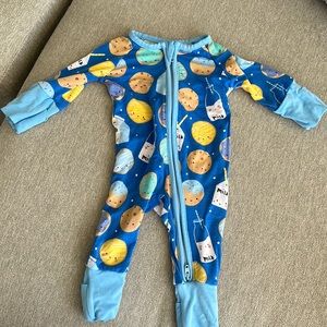 Little sleepies zip pajamas. Size preemie. I have two!